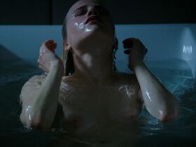 Lili Epply nude – Schnell ermittelt s05e09 (2017)