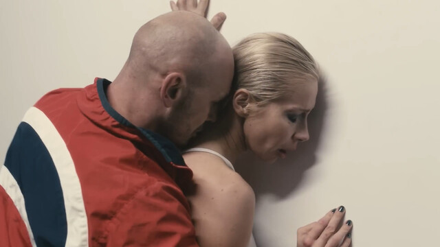 Katarzyna Warnke sexy – Under Pressure (2018)