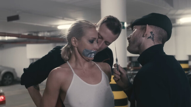 Katarzyna Warnke sexy – Under Pressure (2018)