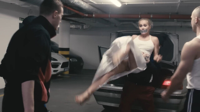 Katarzyna Warnke sexy – Under Pressure (2018)