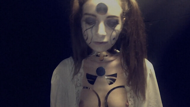 Rachel Audrey sexy – Phantasmagoria 2 Labyrinths of blood (2018)