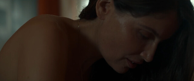 Laetitia Casta sexy – A Dark Story (Una storia nera) (2024)
