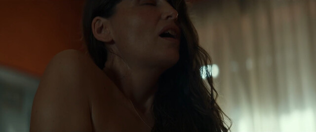 Laetitia Casta sexy – A Dark Story (Una storia nera) (2024)