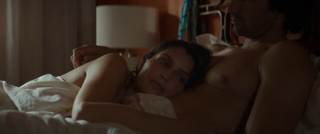 Laetitia Casta sexy – A Dark Story (Una storia nera) (2024)