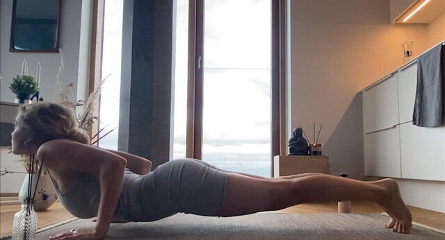 Linnea Nicosia sexy – Neurolink (2023)