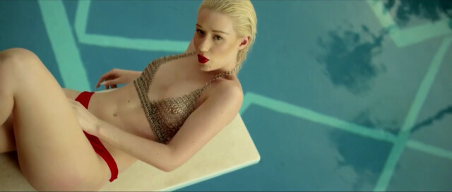 Iggy Azalea sexy – Change Your Life (2013)