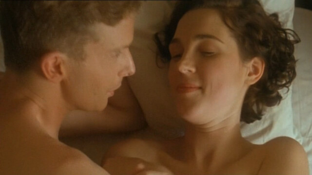 Katherine Slattery sexy – Changi s01e03 (2001)