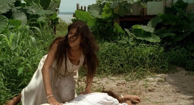 Patricia Velasquez sexy – The Jaguar (Le jaguar) (1996)