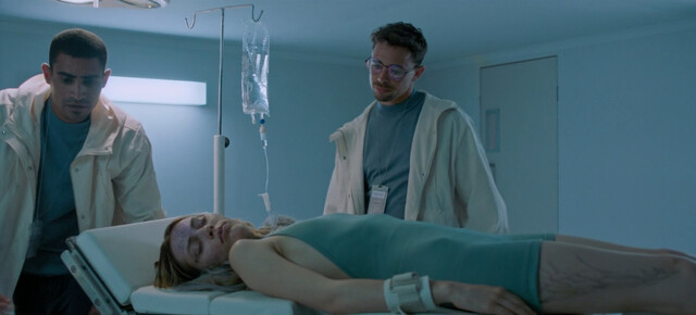 Grace Van Dien sexy – The Fix (2024)
