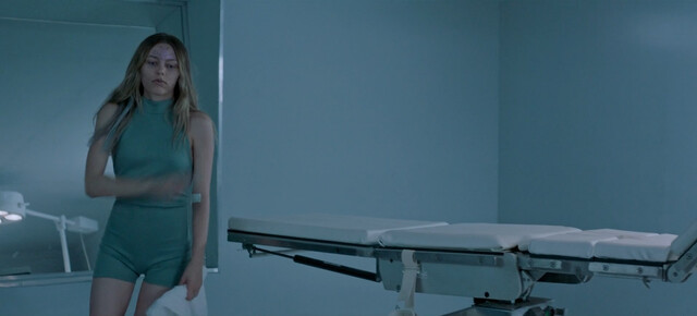 Grace Van Dien sexy – The Fix (2024)