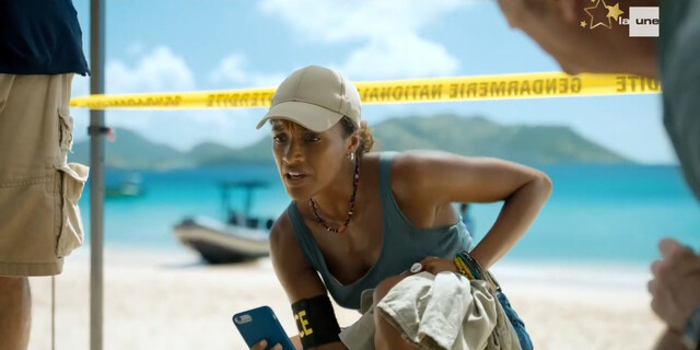 Aude Legastelois nude – Meurtre a Saint Martin (2025)