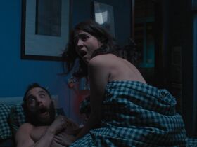 Cassandra Ciangherotti sexy – Cuerpo escombro (2024)