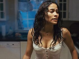 Paula Patton sexy – Mirrors (2008)