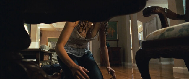 Paula Patton sexy – Mirrors (2008)
