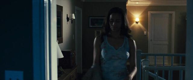 Paula Patton sexy – Mirrors (2008)