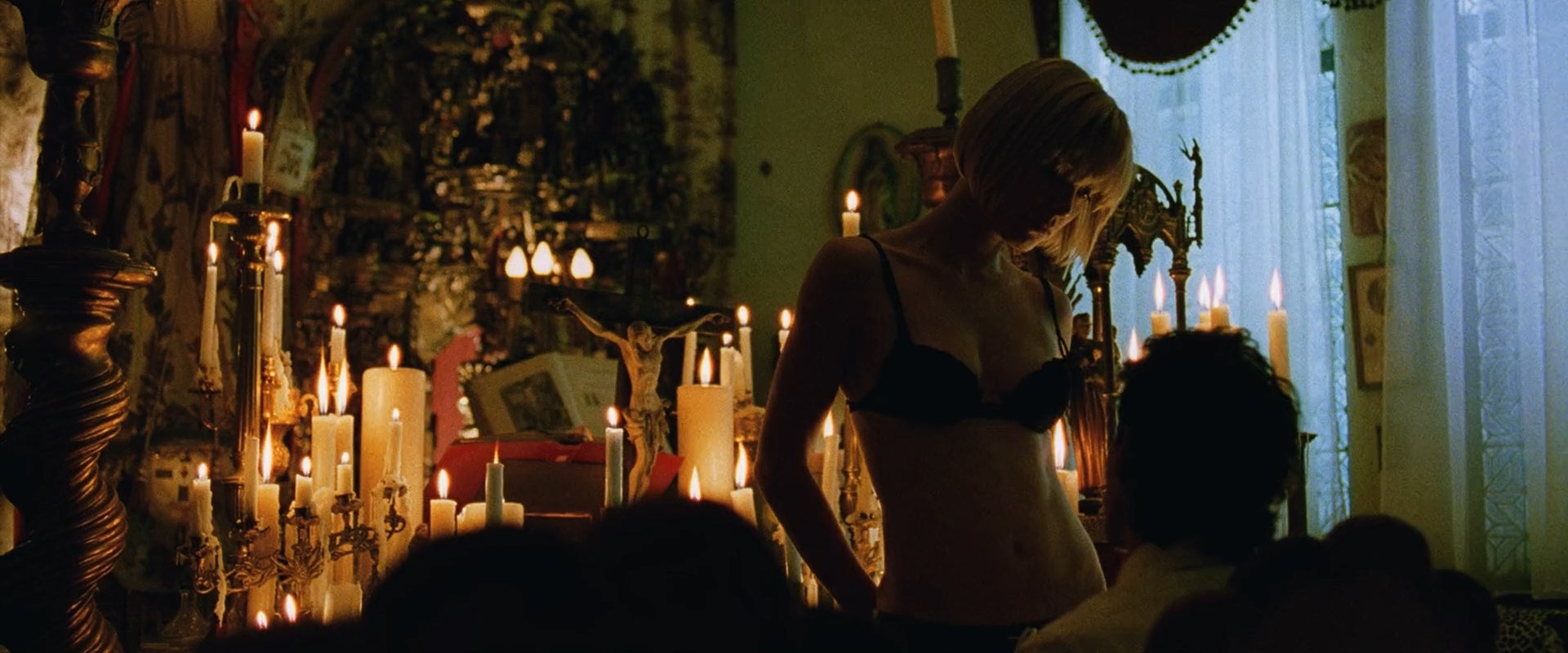 Radha Mitchell sexy – Man on Fire (2004)