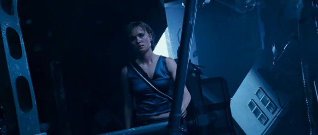 Radha Mitchell sexy – Pitch Black (2000)