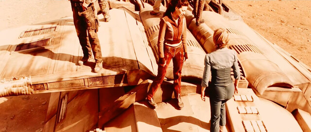 Radha Mitchell sexy – Pitch Black (2000)