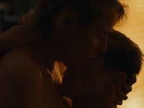 Kirsten Block sexy – Liebe. Jetzt s02e05 (2020)