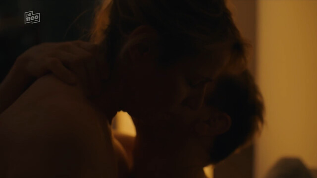 Kirsten Block sexy – Liebe. Jetzt s02e05 (2020)