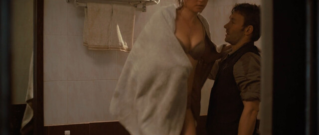 Radha Mitchell sexy – The Waiting City (2009)