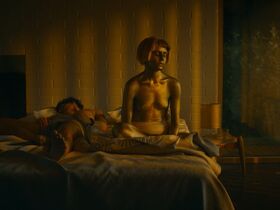 Alina Tomnikov nude – Rabobesto (Kuinka käänsin rabobeston kylkiasentoon) (2022)