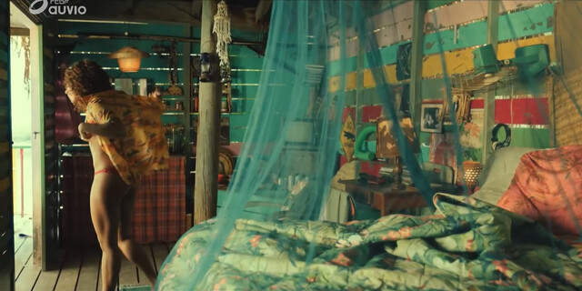 Clarisse Lhoni-Botte nude – Commandant Saint-Barth s01e06 (2024)