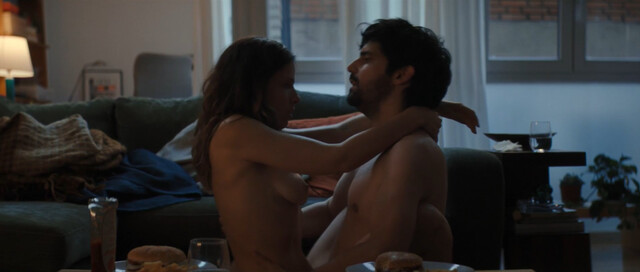 Iria Del Rio nude – Los años nuevos s01e01-05 (2024)