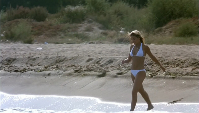 Elsa Pataky sexy – Escape (El furgón) (2003)