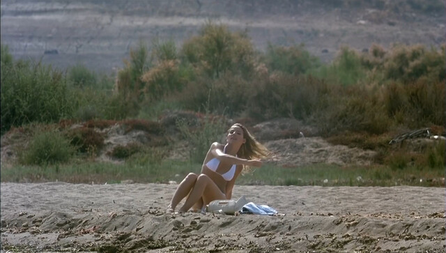 Elsa Pataky sexy – Escape (El furgón) (2003)