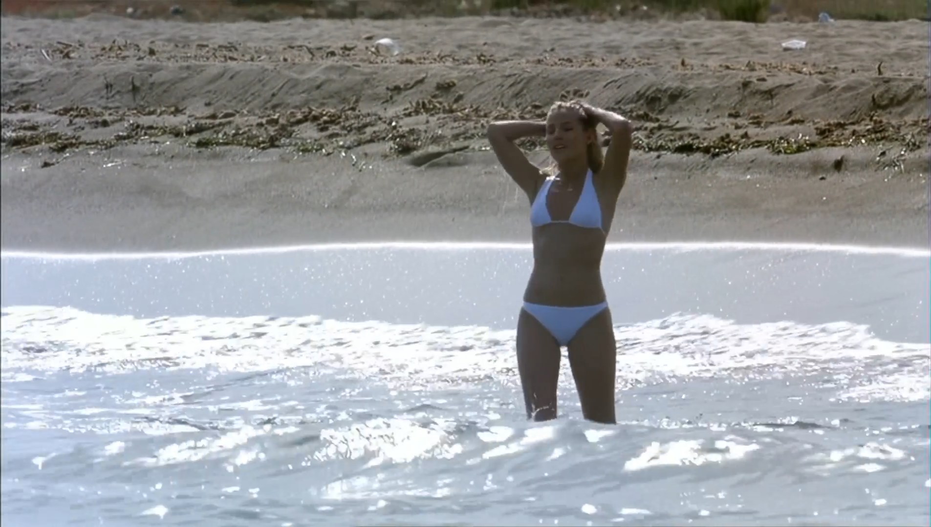 Elsa Pataky sexy – Escape (El furgón) (2003)