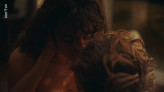 Nina Aboutajedyne nude – Amours solitaires s02 (2024)