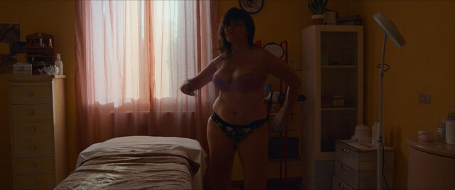 Giulia Perulli nude – Avetrana This Is Not Hollywood (Qui non è Hollywood) s01e01-02 (2024)