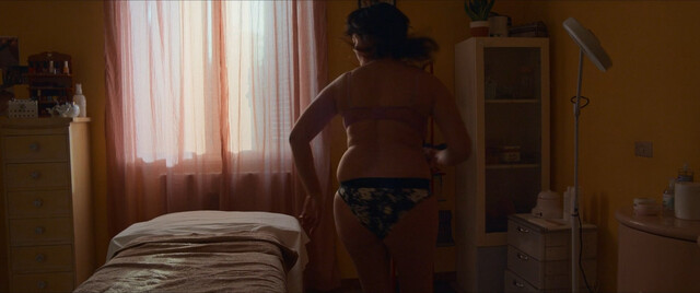 Giulia Perulli nude – Avetrana This Is Not Hollywood (Qui non è Hollywood) s01e01-02 (2024)