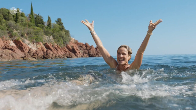 Karoline Eichhorn sexy – Ein Sommer an der Côte d'Azur (2024)
