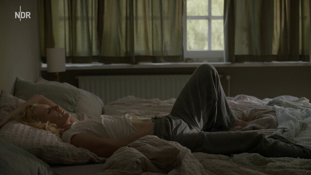 Maria Furtwängler sexy – Bis zur Wahrheit (2024)