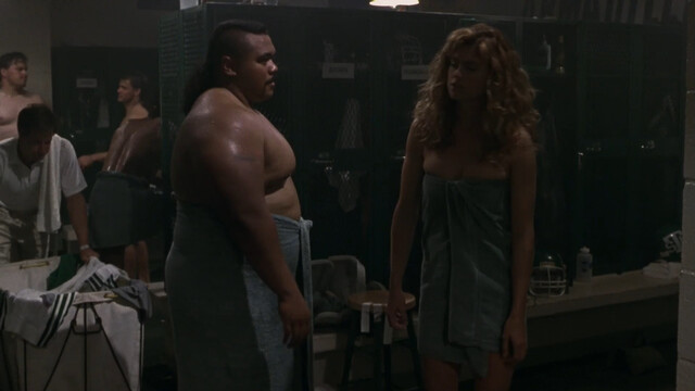 Kathy Ireland sexy – Necessary Roughness (1991)