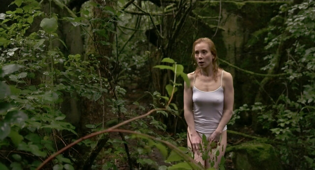 Franziska Petri sexy – Hotel Ausschwitz (2018)