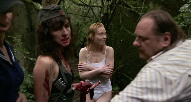 Franziska Petri sexy – Hotel Ausschwitz (2018)