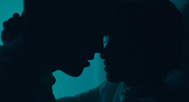 Kristen Stewart sexy – Equals (2015)