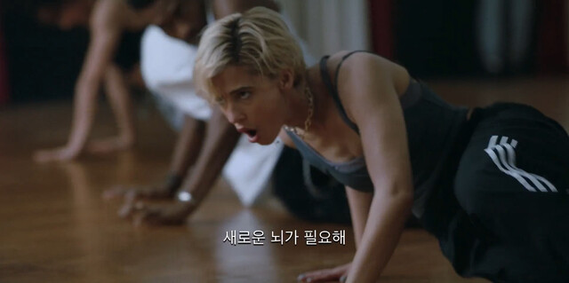 Naomi Scott sexy – Smile 2 (2024)