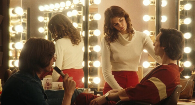 Kaia Gerber sexy – Saturday Night (2024)