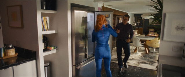 Isla Fisher sexy – The Present (2024)