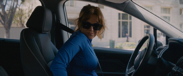 Isla Fisher sexy – The Present (2024)