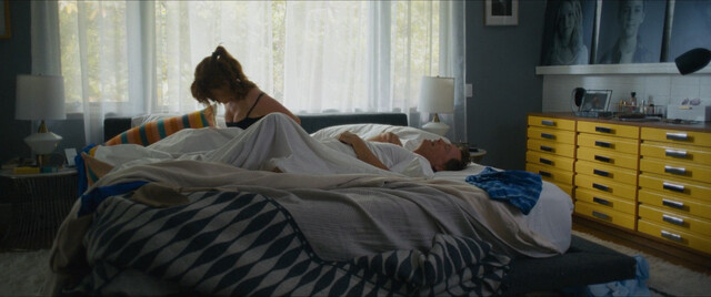 Isla Fisher sexy – The Present (2024)