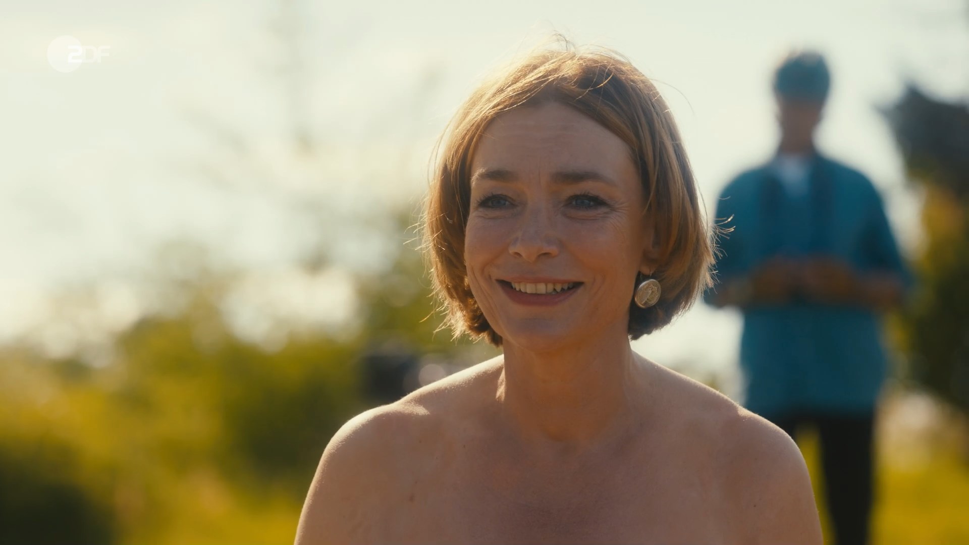 Aglaia Szyszkowitz sexy – Mit Herz und Holly s02e01 (2024)