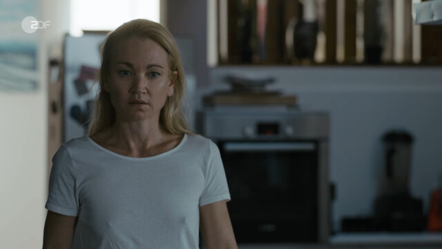 Lisa Maria Potthoff sexy – Mein Kind (2024)