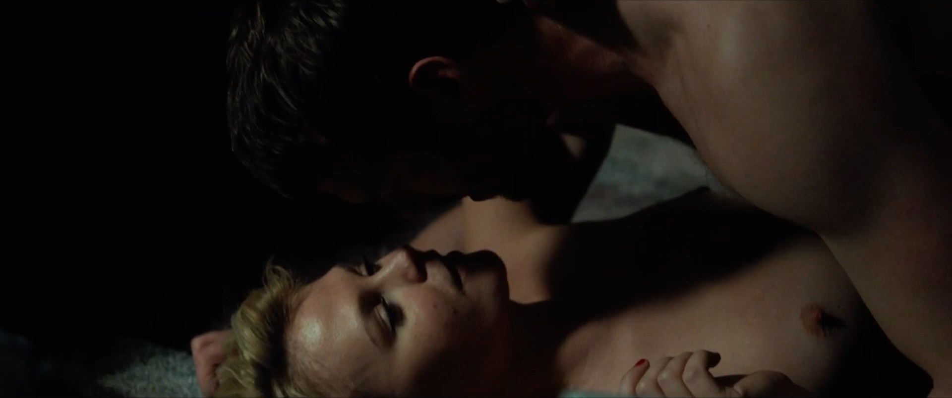 Adeele Sepp nude – Võta või jäta (Take It or Leave It) (2018)