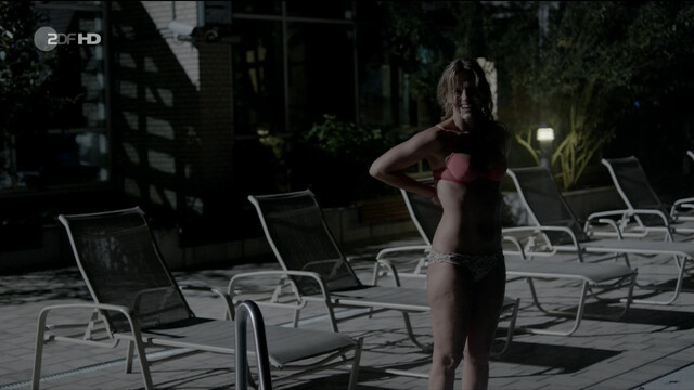 Janna Striebeck nude – Apropos Glück (2016)