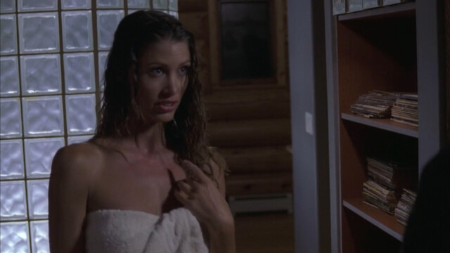 Shannon Elizabeth sexy – The Twilight Zone (2002)